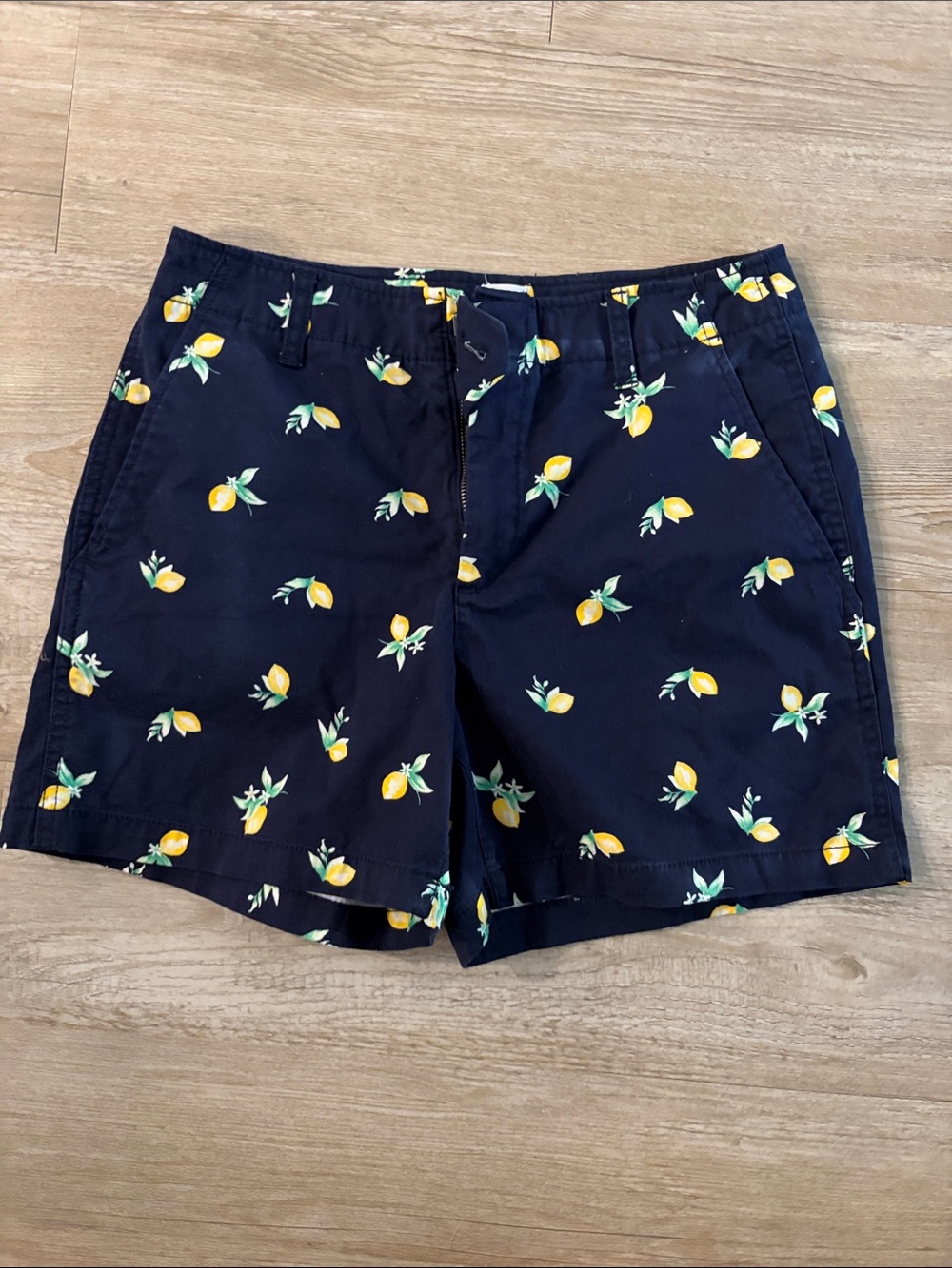 Navy Lemon Print Summer Short GAP Downtown Khaki 5”